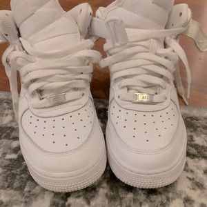 Air Force 1 (high) - gently used.